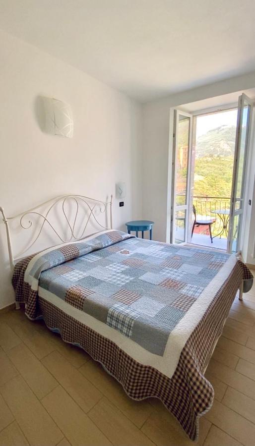 Sandra Villa Rooms Corniglia Bagian luar foto