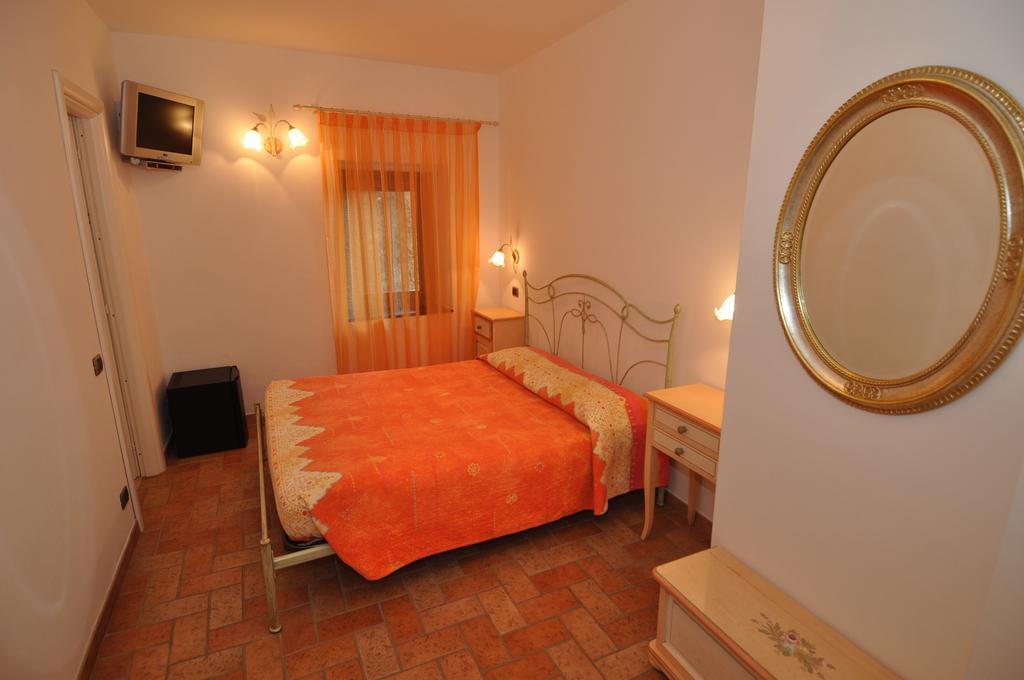 Sandra Villa Rooms Corniglia Bagian luar foto